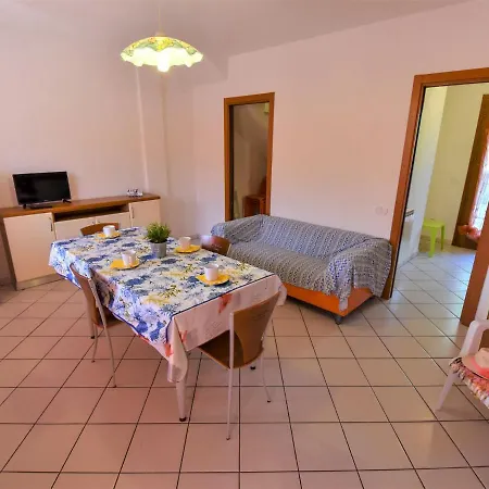 Apartmán Solmare-7 By Interhome Rosapineta